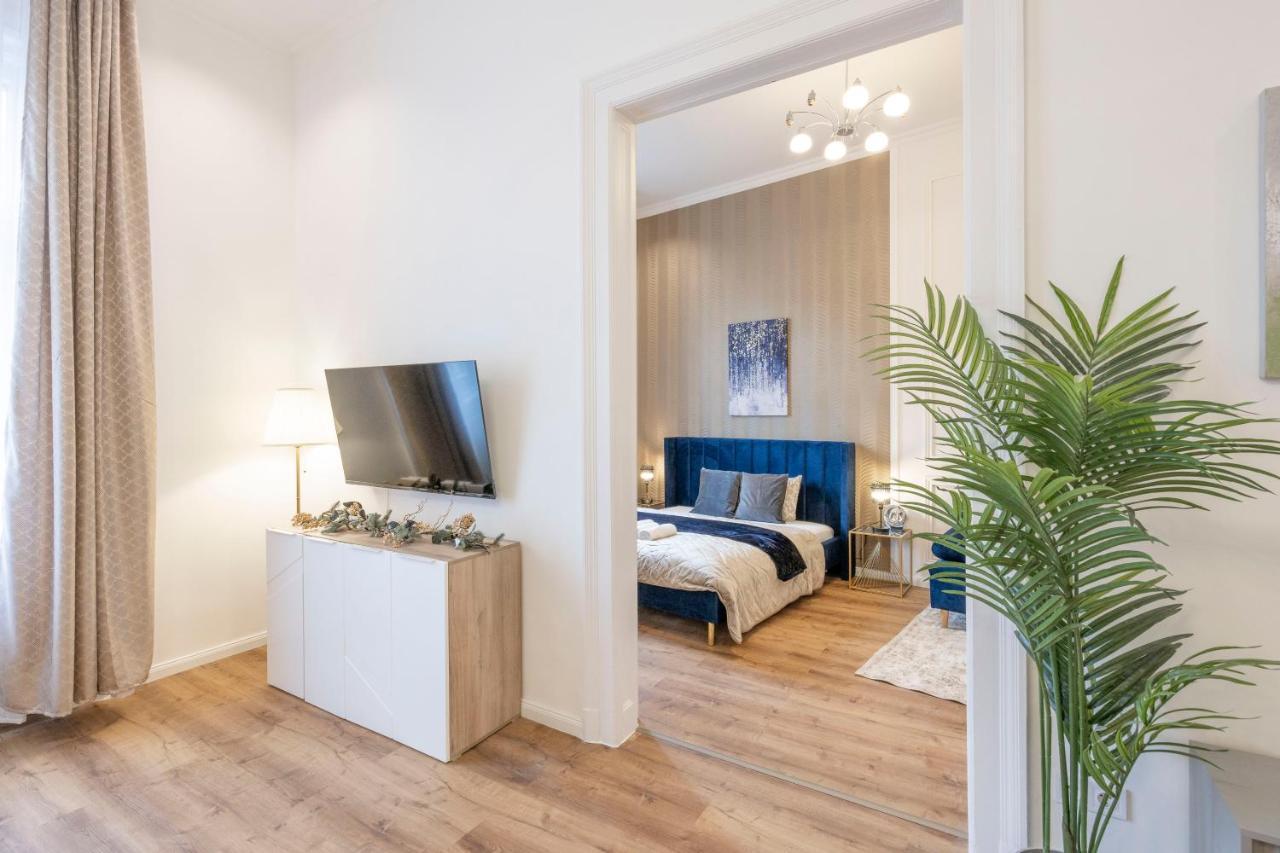 Luxurious Central Grand Home W/ 3Bedrm 2Bathrm Budapest Luaran gambar