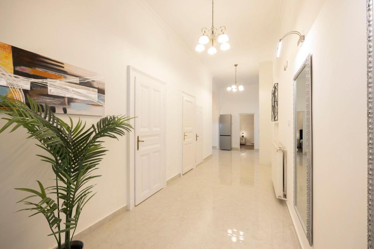 Luxurious Central Grand Home W/ 3Bedrm 2Bathrm Budapest Luaran gambar